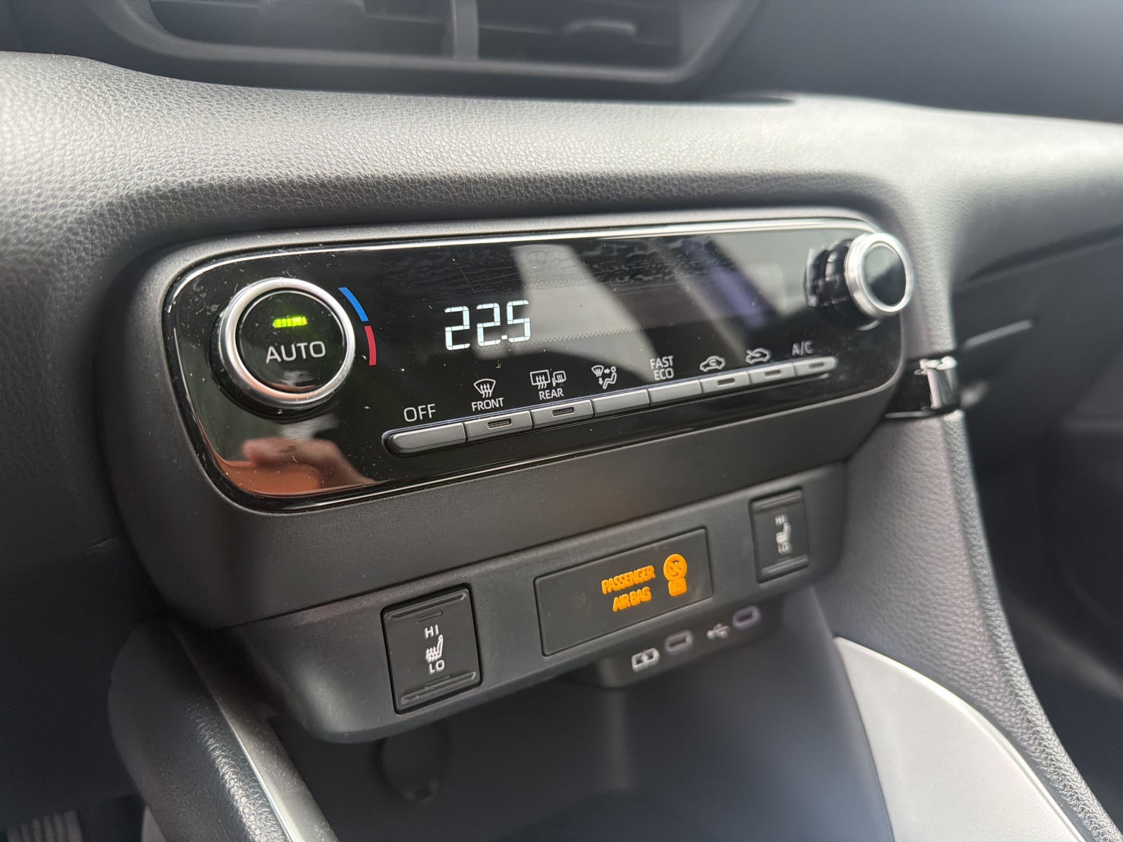 Mazda 2 Centre-line