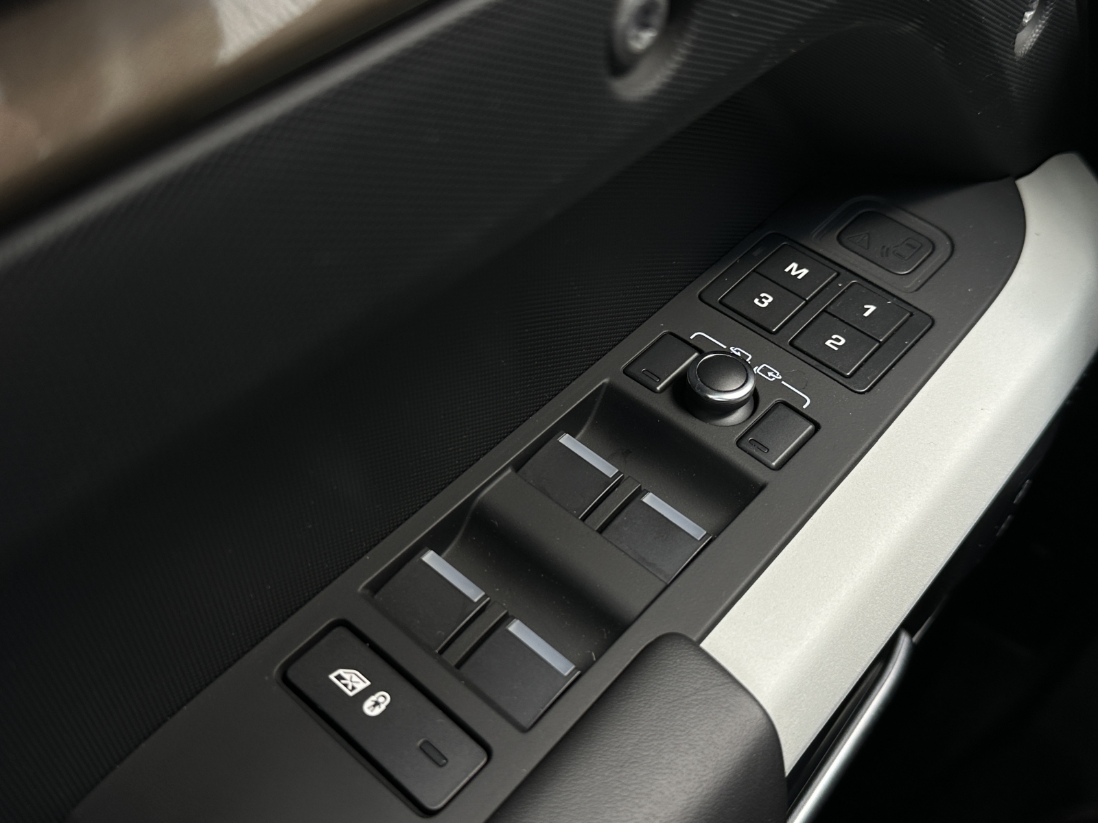Land Rover Defender 110 D300 MHEV X-Dynamic SE