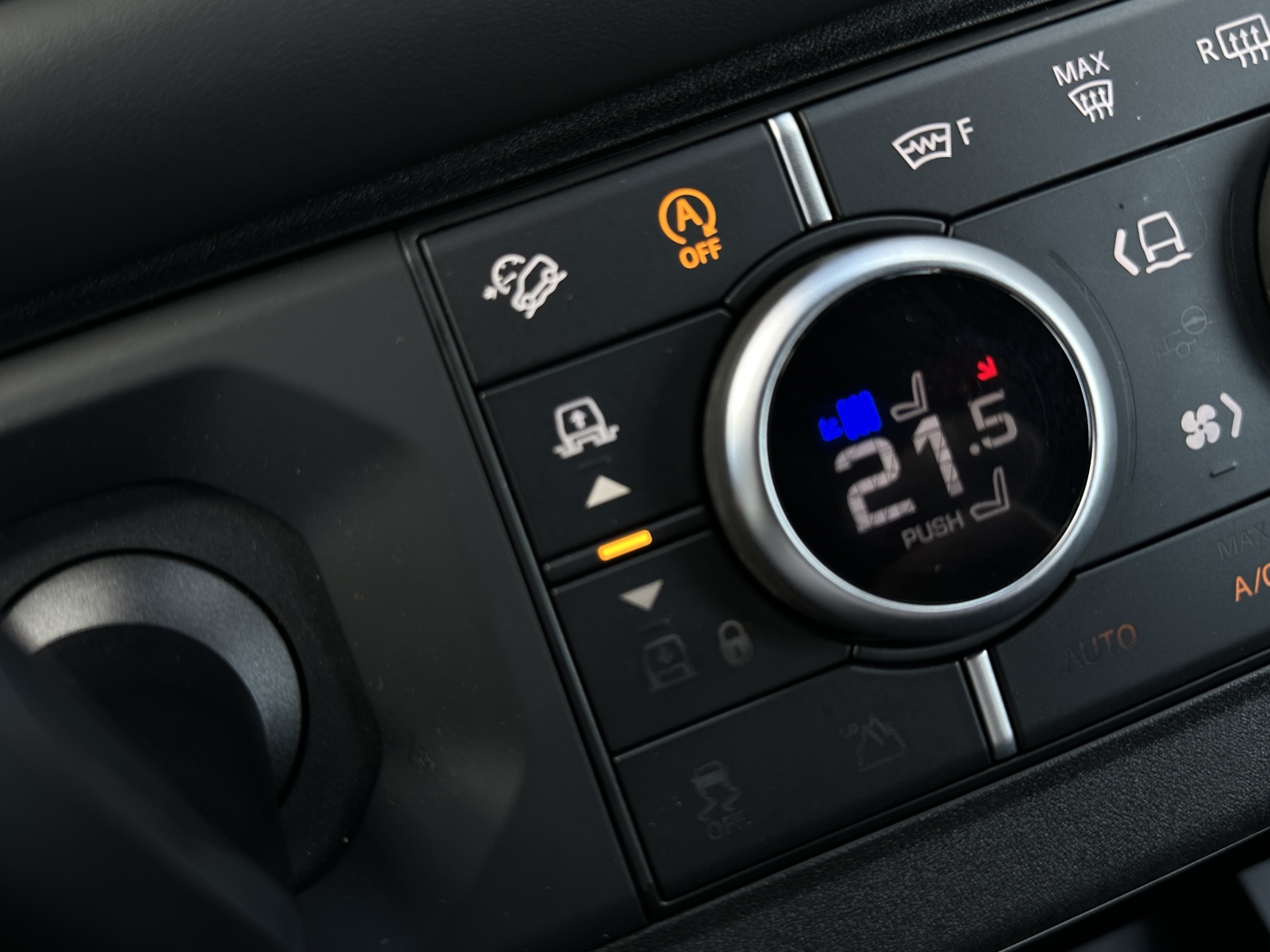 Land Rover Defender 110 D300 MHEV X-Dynamic SE