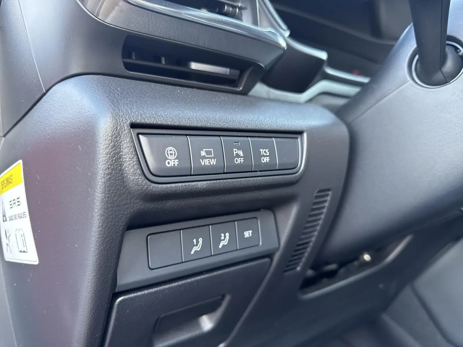 82c7504cc220b3109ec20844e4306057679351e1c5779.jpg