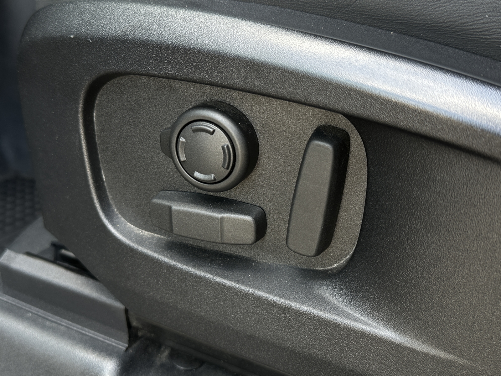 Land Rover Defender 110 D300 MHEV X-Dynamic SE