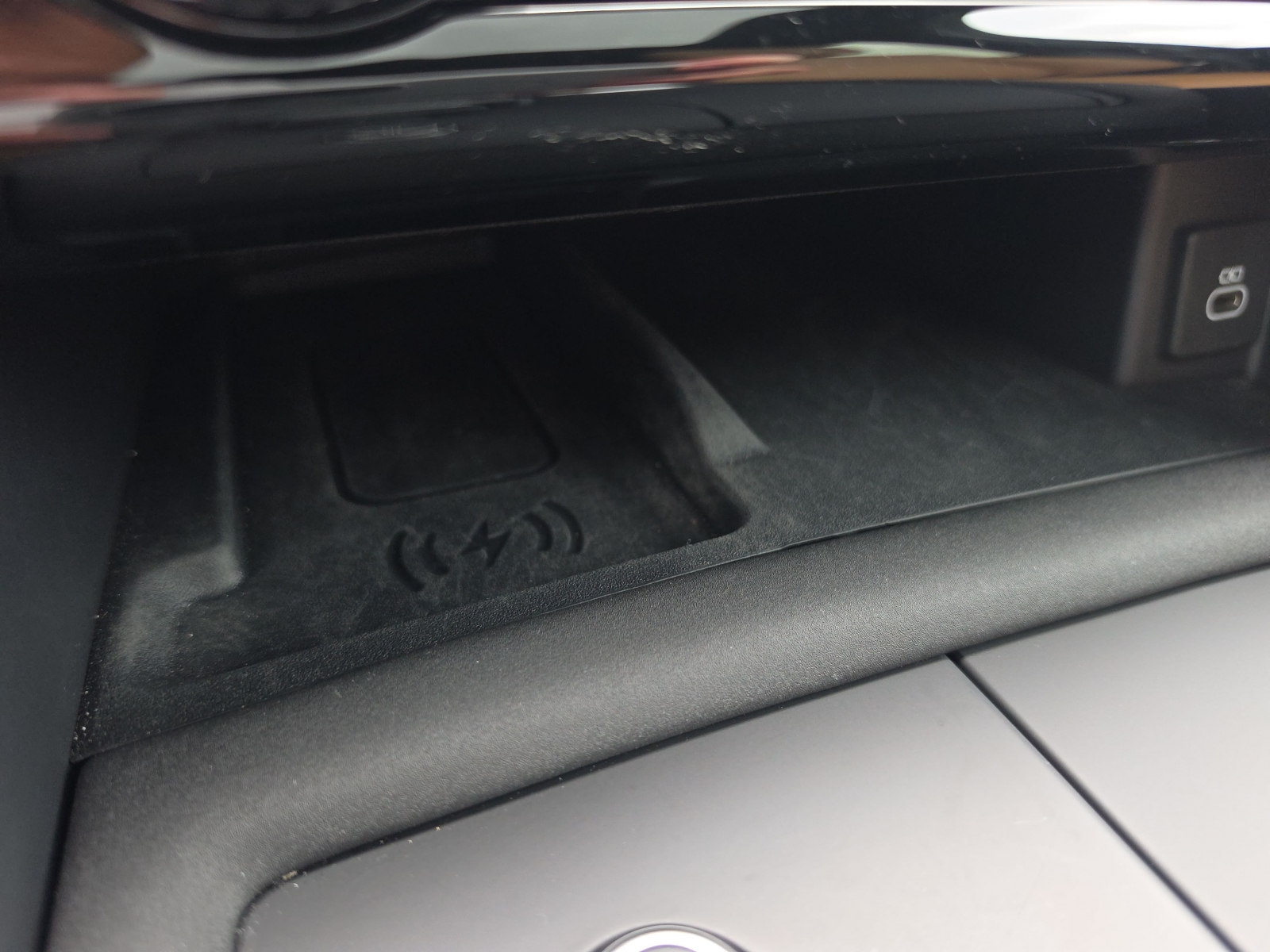Land Rover Discovery D250 Dynamic HSE