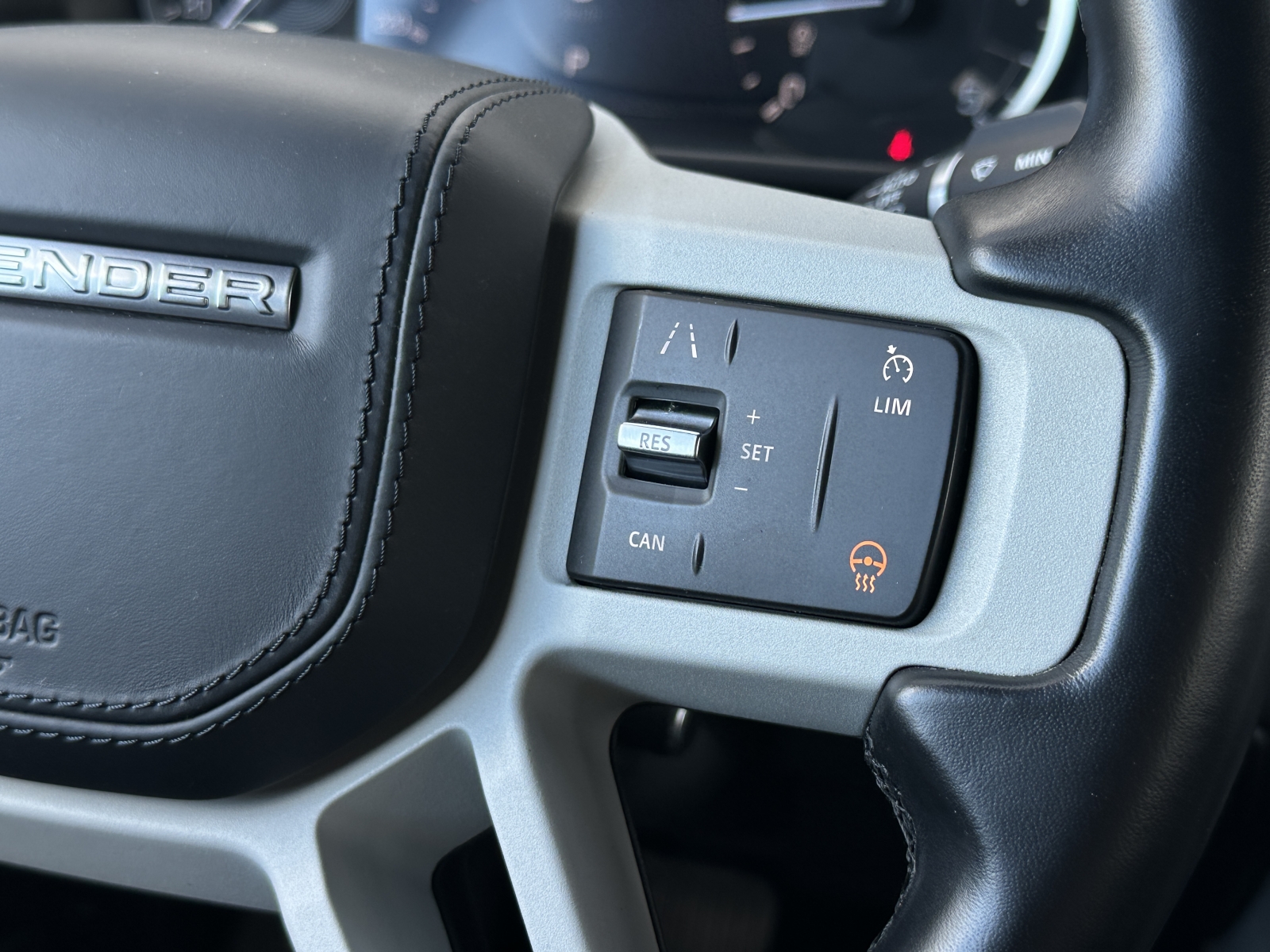 Land Rover Defender 110 D300 MHEV X-Dynamic SE