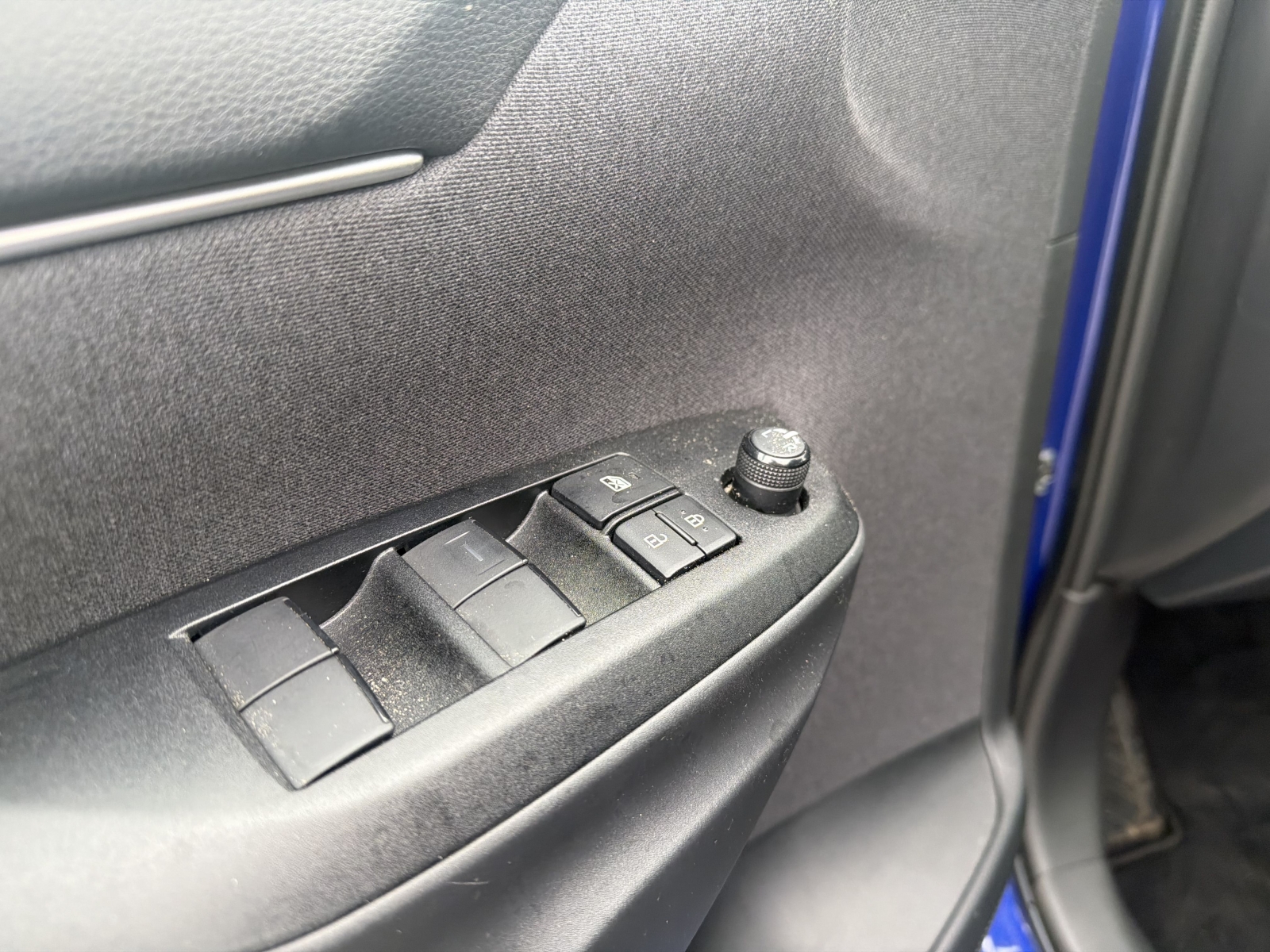 Mazda 2 Centre-line