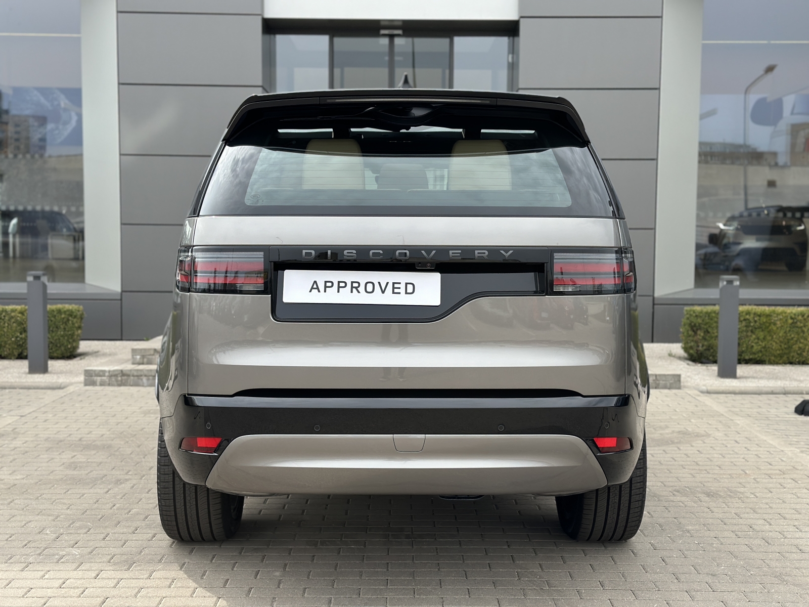 Land Rover Discovery Dynamic HSE MHEV D350