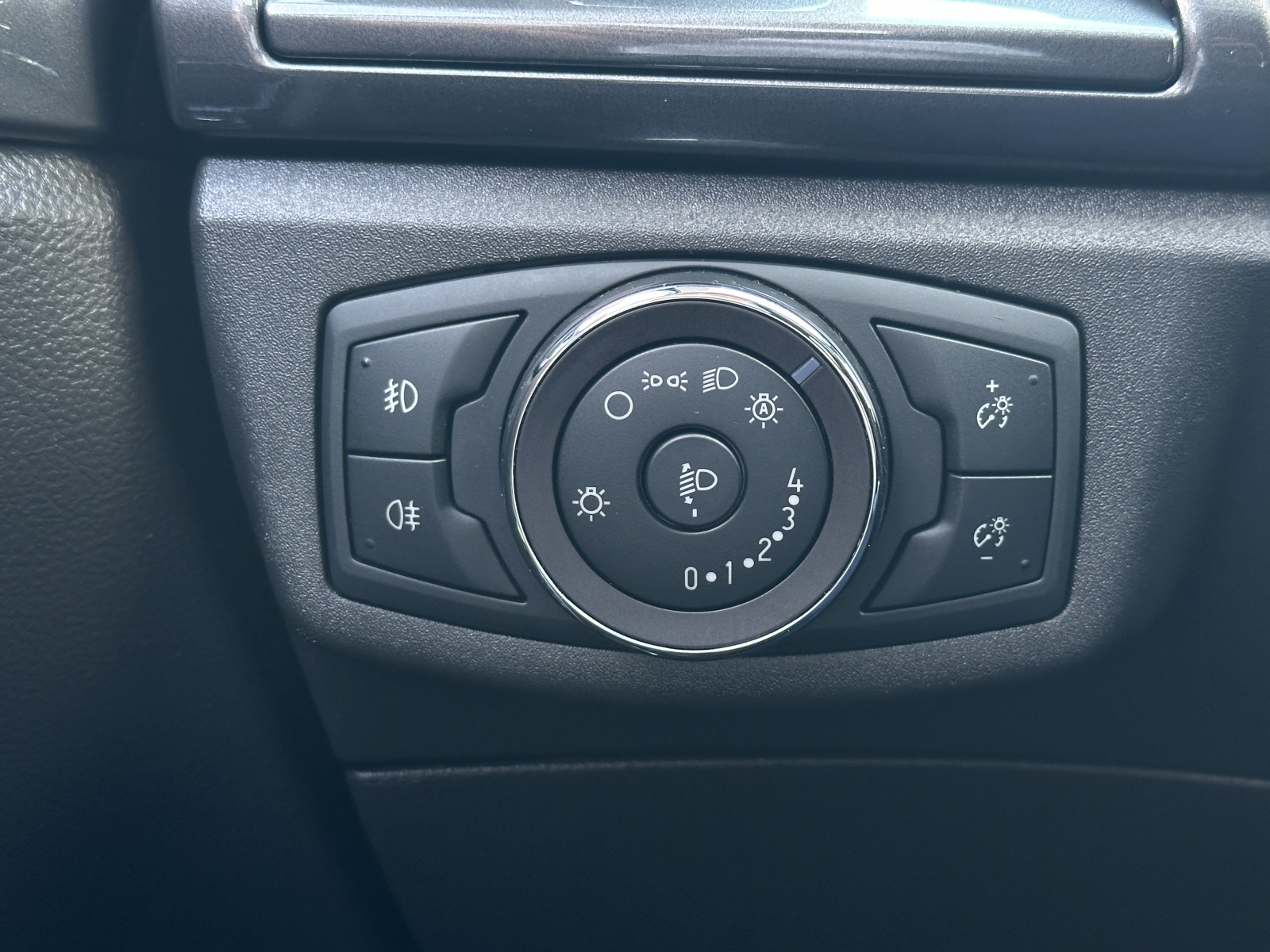 Ford Mondeo Titanium Hybrid