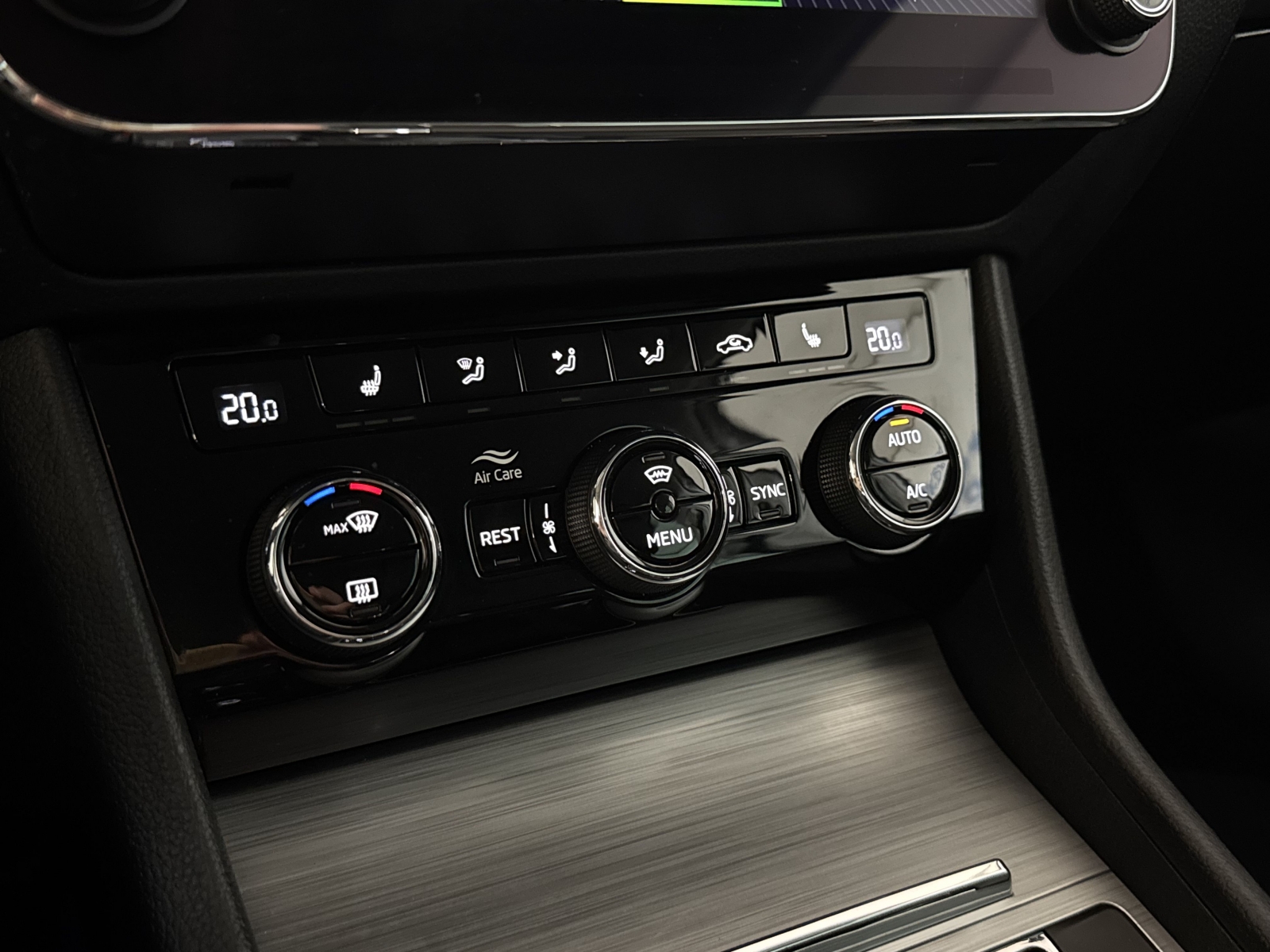 Skoda Superb HB 4x4